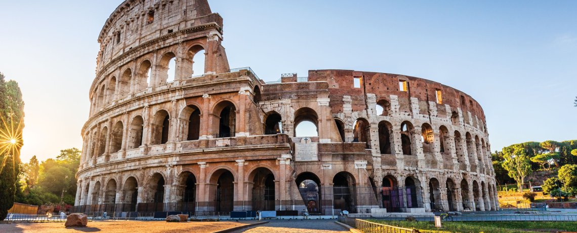 The colosseum in Rome at sunrise. Photo canva.com