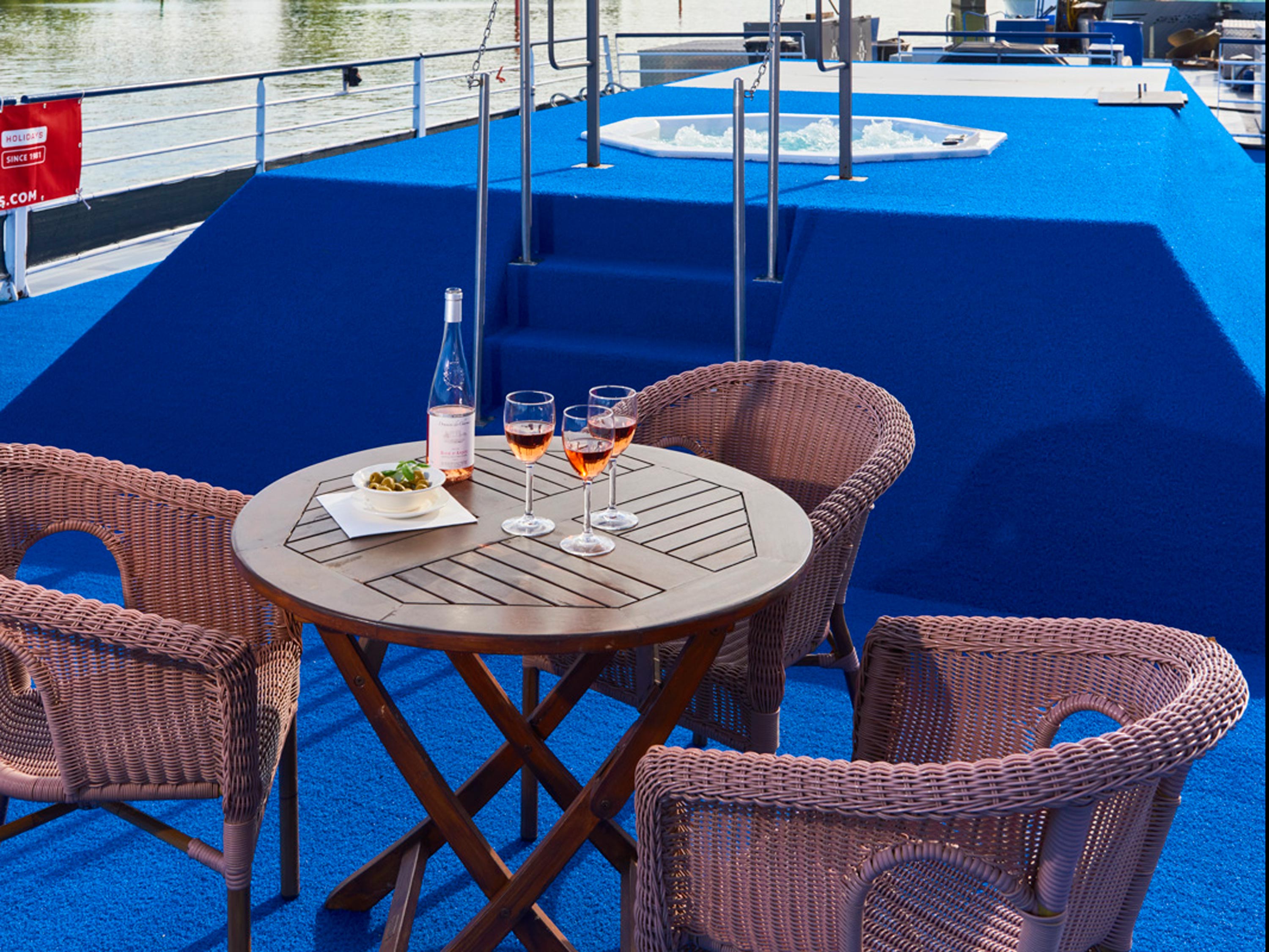 MS Provence - Sundeck.