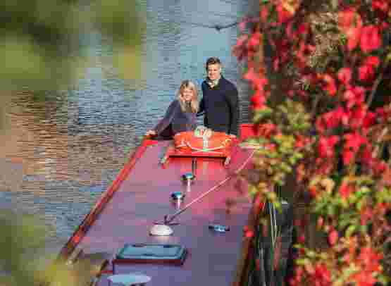 Discover Warwickshire on a canal boat