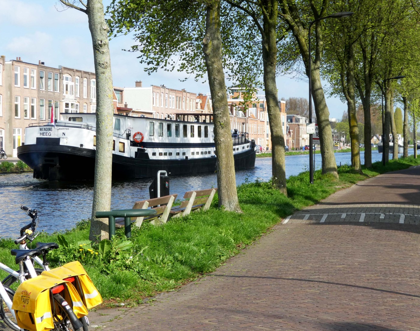 Bike & Cruise boats in The Netherlands