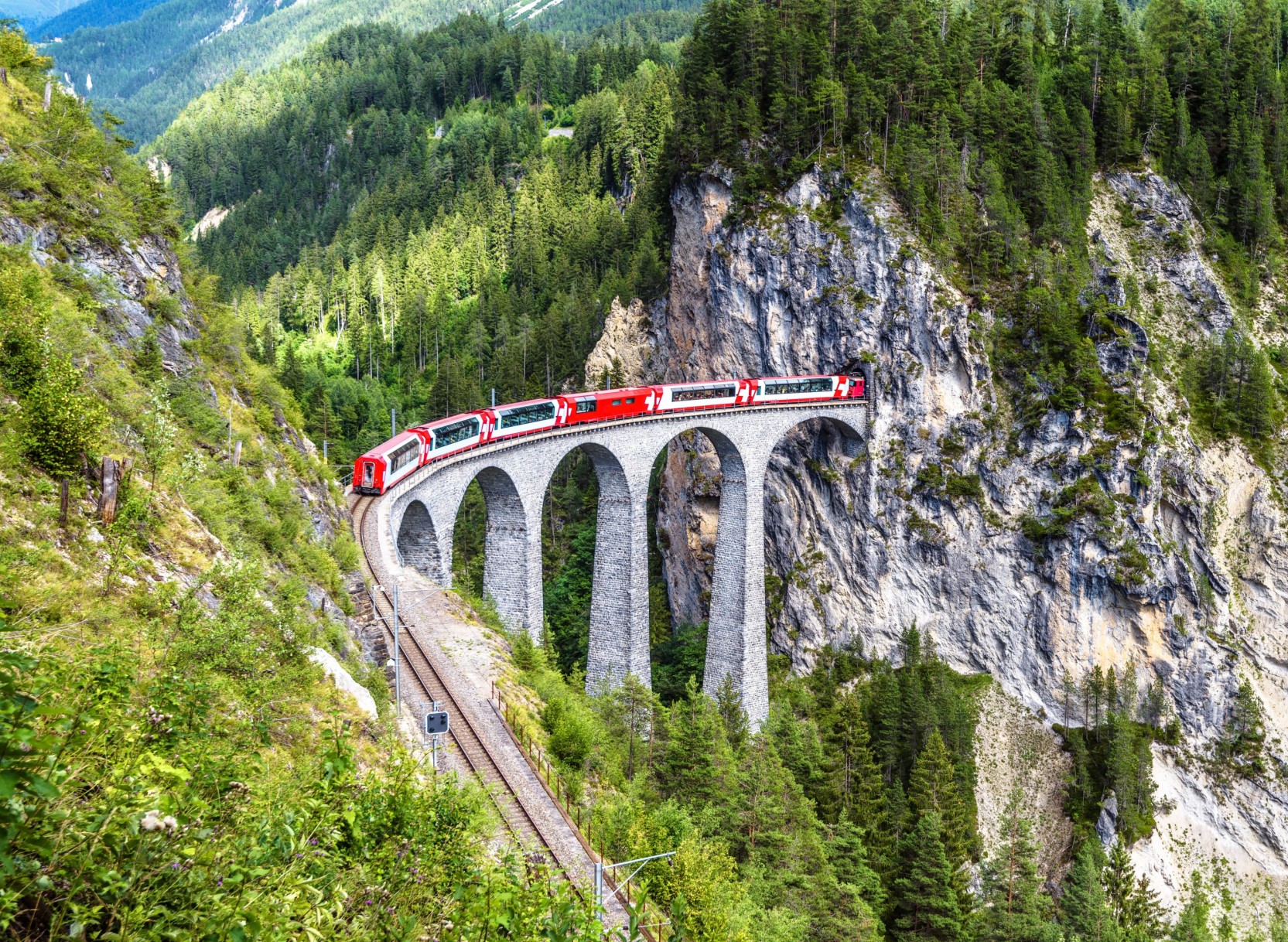 Grand Tour of Switzerland by train