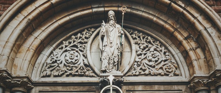 Ireland - St. Patrick statue above a cathedral in Belfast - K. Mitch Hodge, Unsplash.jpg