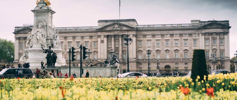 Buckingham Palace Ferdinand Stohr Unsplash.jpg