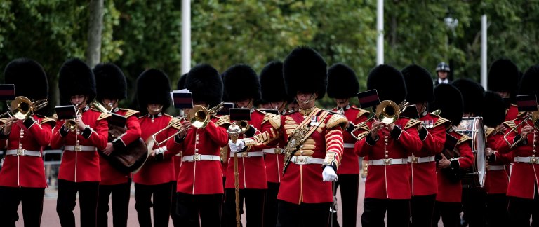 United Kingdom - Changing of the Guard - Paul Fiedler, Unsplash.jpg