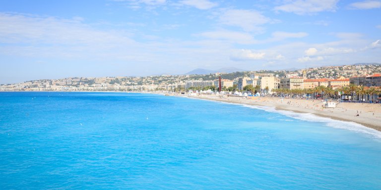 Nice beach. Photo. Nullplus via canva.com